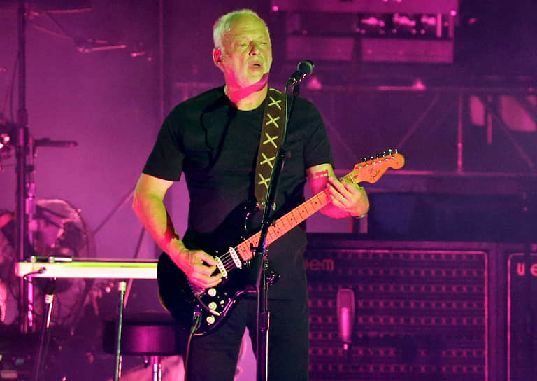 Дэвид Гилмор, так же стоявший у истоков группы Pink Floyd, не разделяет позицию своего бывшего коллеги по большинству вопросов. Кроме Украины камнем преткновения для Гилмора и Уотерса является палестино-израильский конфликт