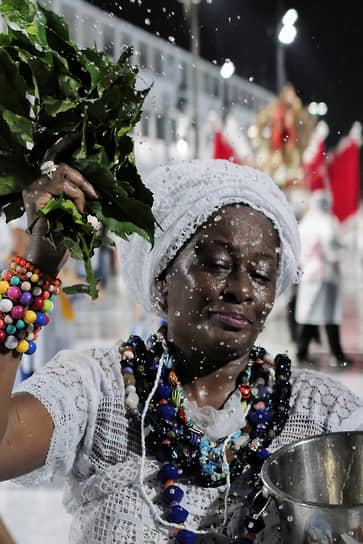 Рио-де-Жанейро, Бразилия. Церемония очищения местной религиозной общины