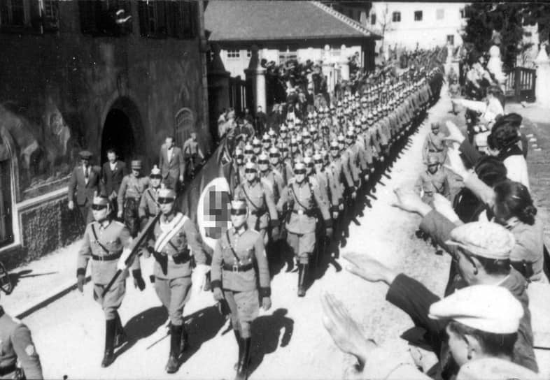 Ο σχηματισμός της γερμανικής αστυνομίας εισέρχεται στην αυστριακή πόλη Imst στις 12 Μαρτίου 1938