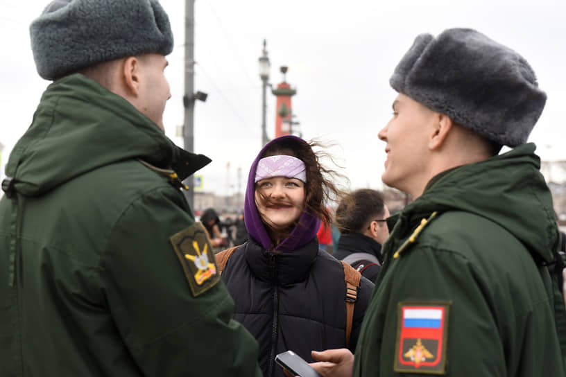 Празднования на стрелке Васильевского острова в Санкт-Петербурге