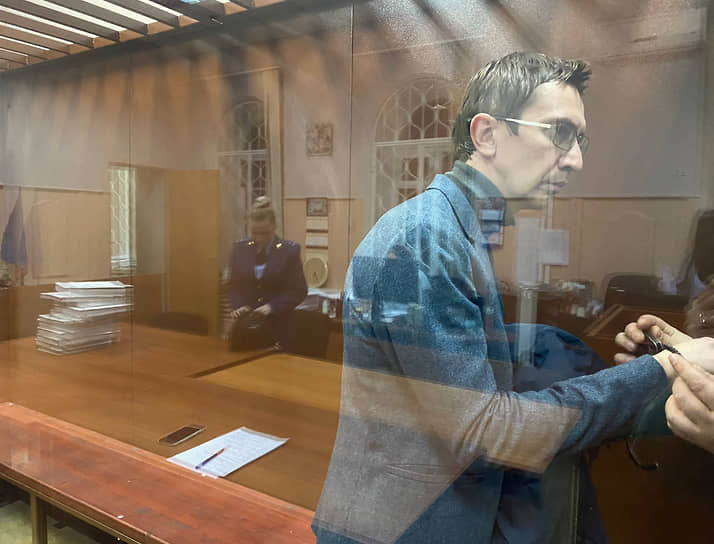Бывший заместитель губернатора Ульяновской области Анатолий Озернов в Басманном суде