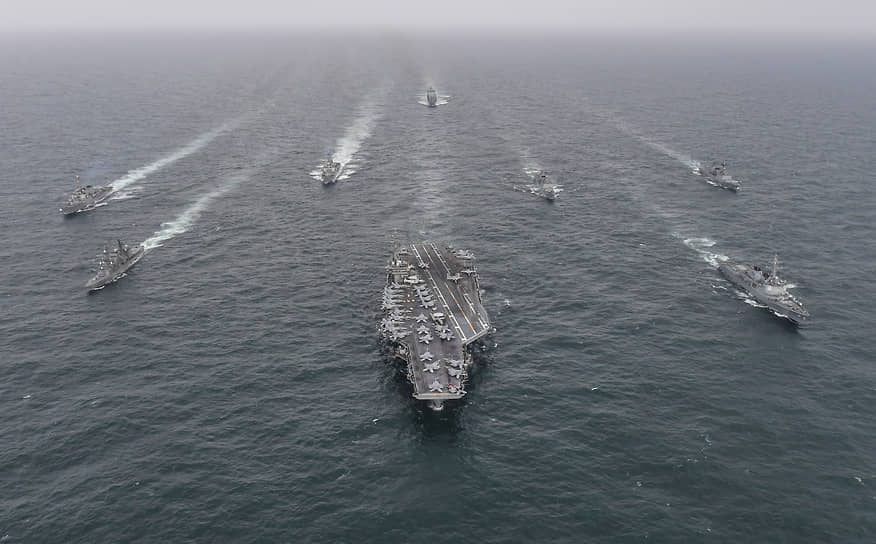 ВМС Южной Кореи, США и Японии провели совместные противолодочные учения