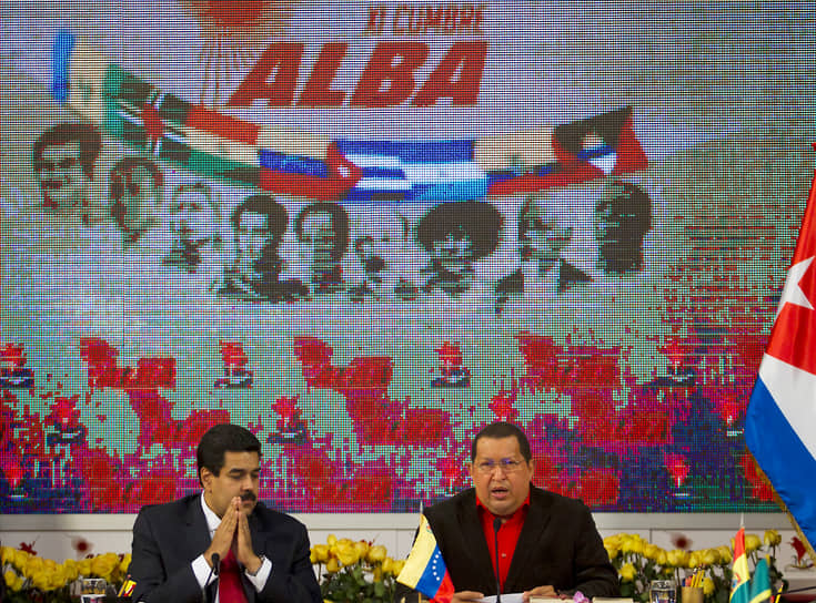 Николас Мадуро (слева) называет себя «сыном Чавеса» и признает: он никогда и помыслить не мог о том, что лидер Боливарианской революции выберет его своим преемником
