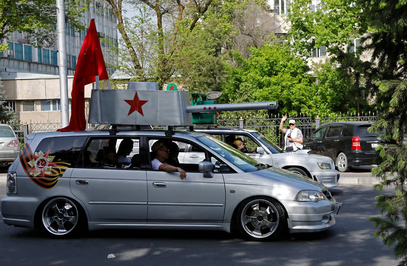 Празднование Дня Победы в Бишкеке (Киргизия)