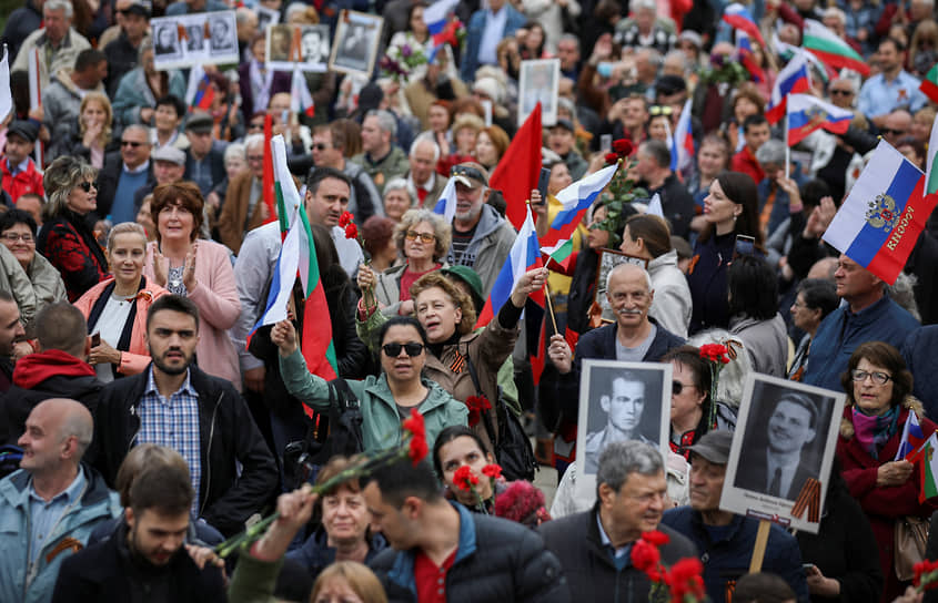 Шествие в честь Дня Победы в Софии (Болгария)