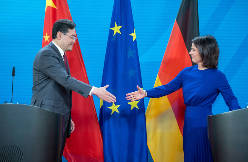 Главы МИД Германии и Китая Анналена Бербок и Цинь Ган 