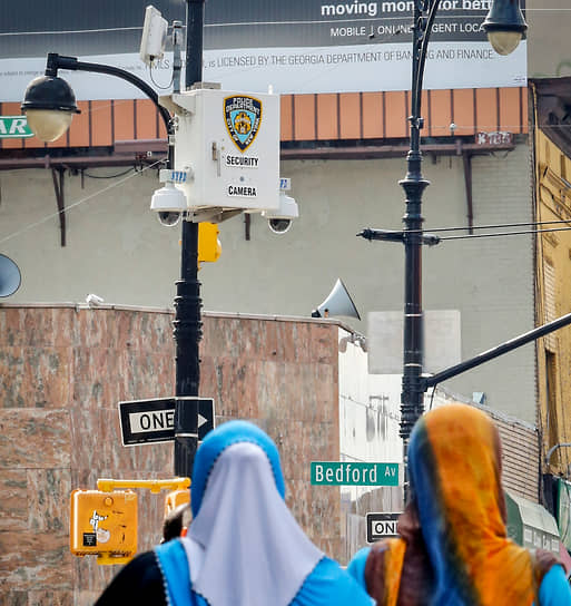 Камеры слежения, установленные возле одной из мечетей в Бруклине (Нью-Йорк)