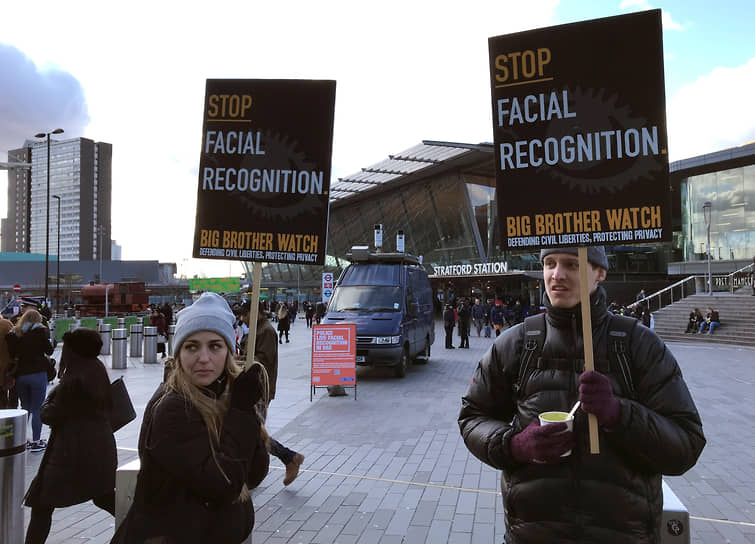Британские правозащитники протестуют против использования полицией камер с функцией распознавания лиц (Лондон)