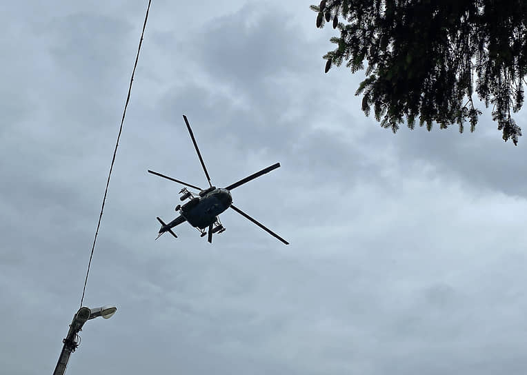 Грайворон, Белгородская область. Вертолет в небе над городом, куда пыталась прорваться украинская ДРГ