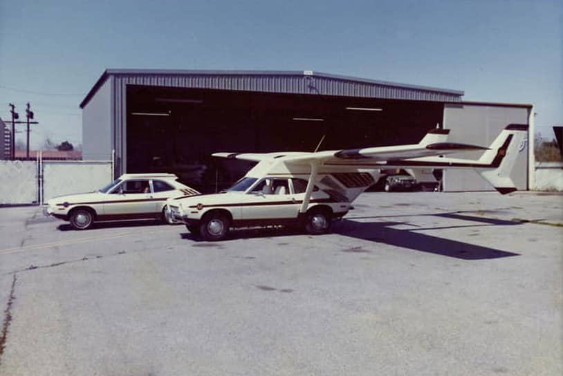 В сентябре 1973 года изобретатель летающего автомобиля AVE Mizar Генри Смолински разбился, выполняя тестовый полет. При развороте в воздухе у конструкции отвалилась часть крыла, что привело к катастрофе