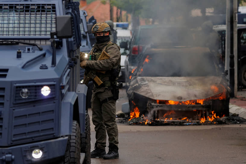 Столкновения между косовской полицией и местными жителями произошли в Звечане, городе с преимущественно сербским населением