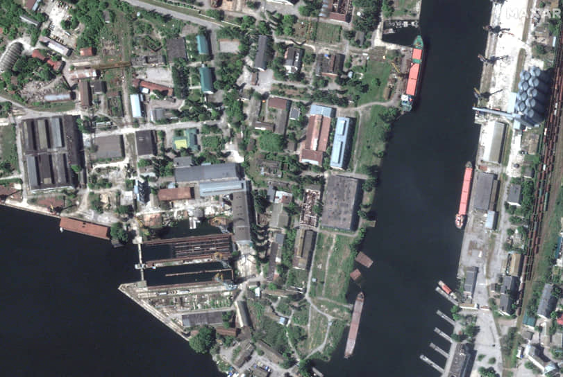 Вид со спутника на индустриальный район Херсона до затопления