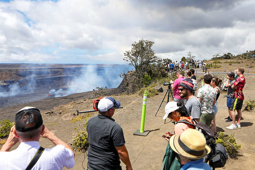 Власти ожидают приток посетителей в национальном парке, где находится вулкан Килауэа. Их просят не покидать размеченных троп и смотровых площадок