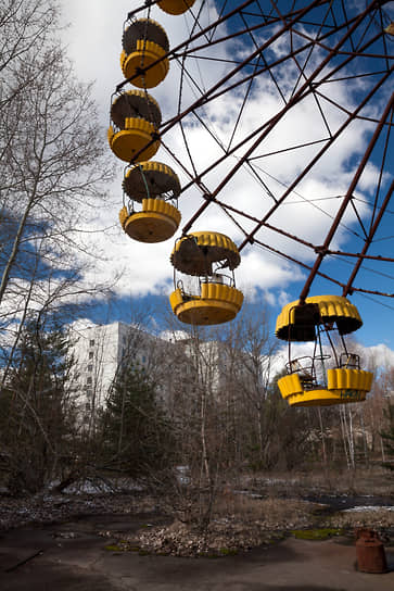Колесо обозрения в городском парке украинского города Припять является одним из символов Чернобыльской зоны отчуждения. Аттракцион никогда не использовался, так как должен был открыться 1 мая 1986 года, то есть через пять дней после аварии
