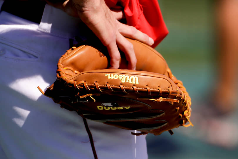 Бейсбольная перчатка производства компании Wilson