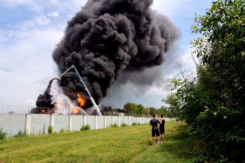 Воронеж. Пожар на нефтебазе