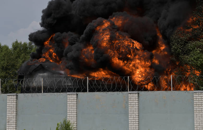 Пожар в Воронеже на нефтебазе