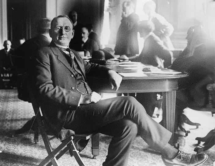 Симмонс на слушаниях в палате представителей Конгресса США. Октябрь 1921 года
