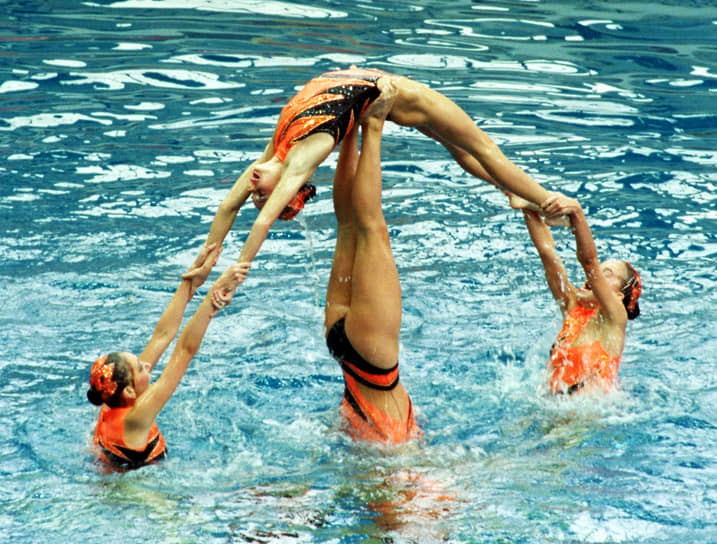 В синхронном плавании выступали россиянки Анастасия Ермакова и Анастасия Давыдова, которые в дальнейшем стали соответственно пятикратной и четырехкратной олимпийскими чемпионками