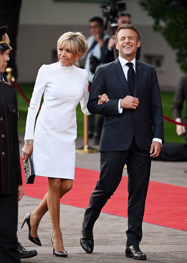 Президент Франции Эммануэль Макрон с супругой Брижит Макрон