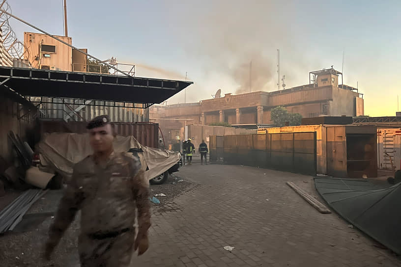 Жители Багдада, возмущенные сожжением Корана в Стокгольме, подожгли посольство Швеции
