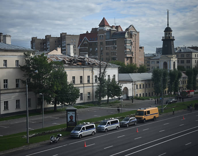 Lепартамент транспорта Москвы сообщил о перекрытии движения по Комсомольскому проспекту от дома 18 в сторону области