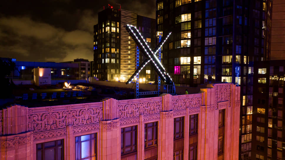 Знак «X» на крыше штаб-квартиры компании в Сан-Франциско