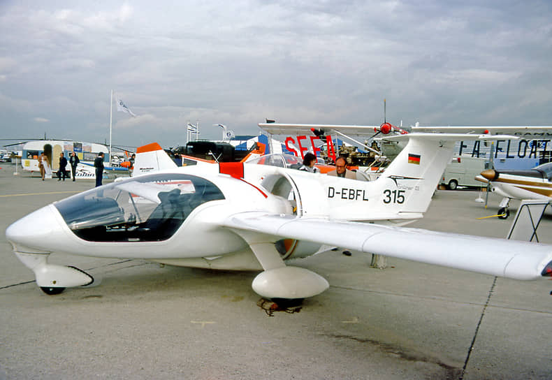 Луиджи Колани попробовал себя и в роли авиаконструктора. В 1970-х он разработал первый пластиковый спортивный самолет с роторным двигателем Ванкеля