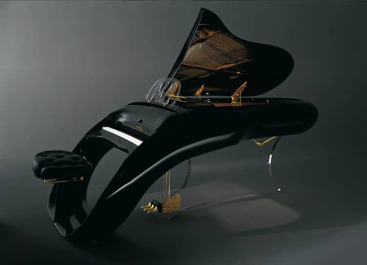 В 1997 году дизайнер создал футуристический дизайн рояля Colani «Pegasus» Grand Piano для компании Schimmel. Такой инструмент приобрели музыканты Ленни Кравиц, Принс, актер Эдди Мерфи
