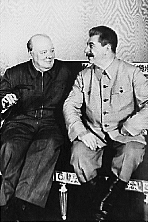 «Радиолу в конце 1941 года (возможно, ко дню рождения Сталина) от имени английского премьер-министра Уинстона Черчилля преподнес министр иностранных дел Великобритании Антони Иден»