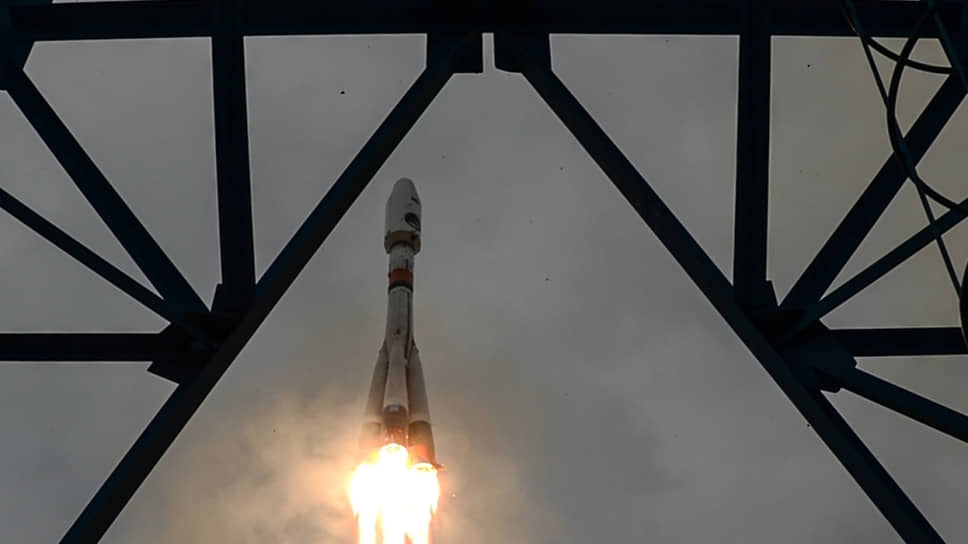 Experts on Russia's position in the space race