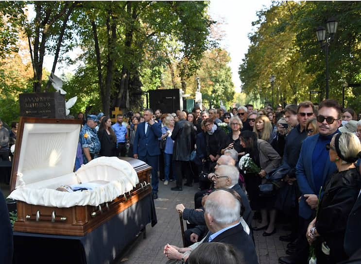 Церемония прощания на Новодевичьем кладбище