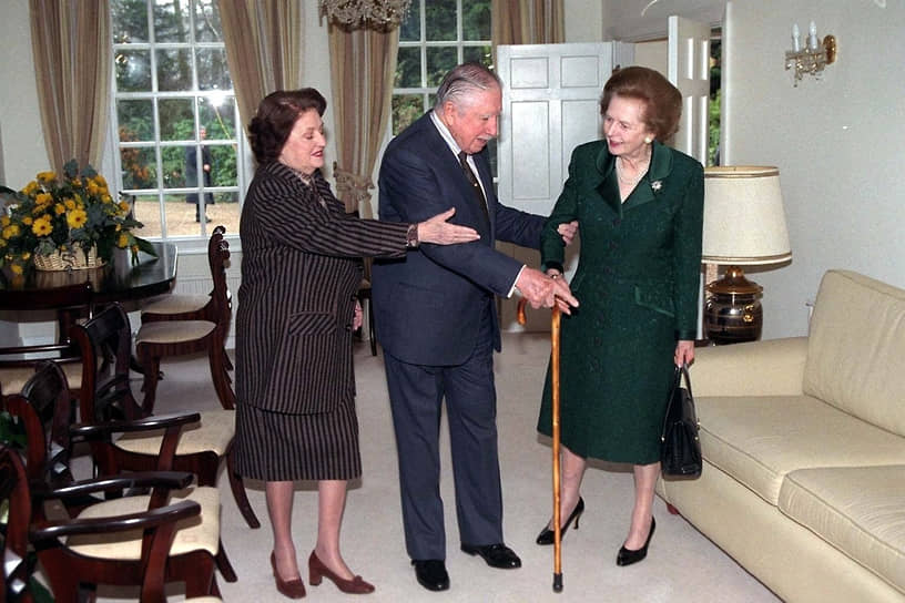Одной из наиболее авторитетных сторонниц Аугусто Пиночета среди мировых лидеров была экс-премьер Британии Маргарет Тэтчер (справа)