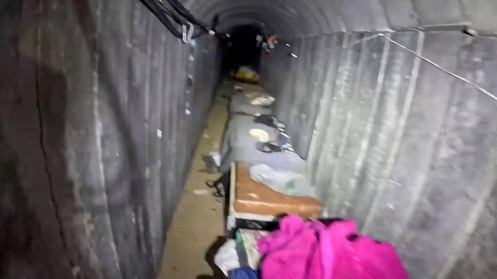 Найденный израильскими военными тоннель под больницей и университетом в секторе Газа, где содержались заложники «Хамаса»