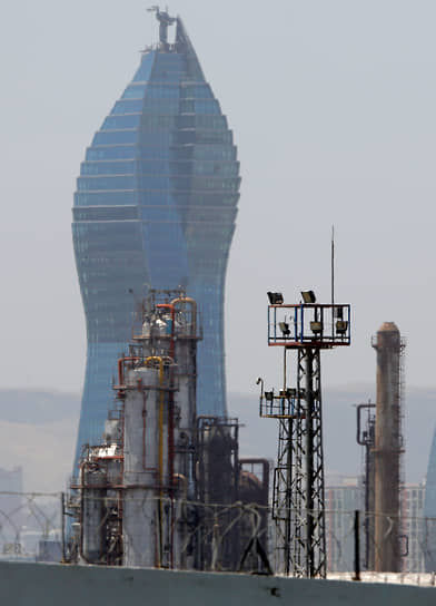 Бакинский нефтеперерабатывающий завод имени Гейдара Алиева
