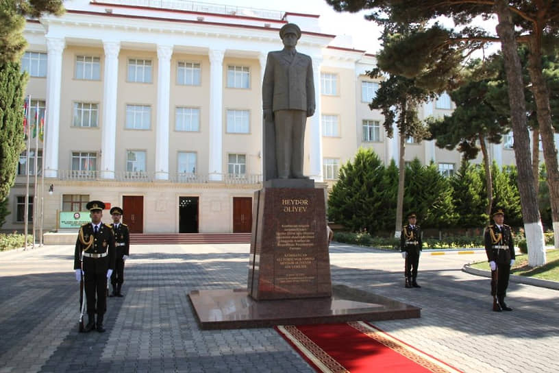 Военный институт имени Гейдара Алиева в Баку