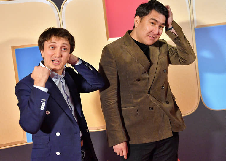 Комики Денис Дорохов (слева) и Азамат Мусагалиев на презентации новых проектов телеканала ТНТ в кинотеатре «Октябрь»