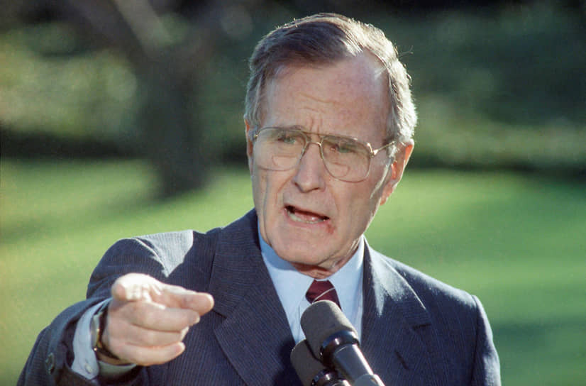Первым в истории англоязычным «словом года» в 1990 году стал политический неологизм bushlips, произошедший от слияния фамилии американского президента Джорджа Буша-старшего (на фото) и слова lips. Он означал пустые слова, нарушенное обещание