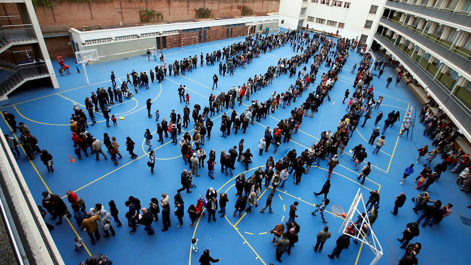 В 2014 году власти Каталонии провели голосование, но назвали его опросом населения, «не имеющим окончательный характер»
