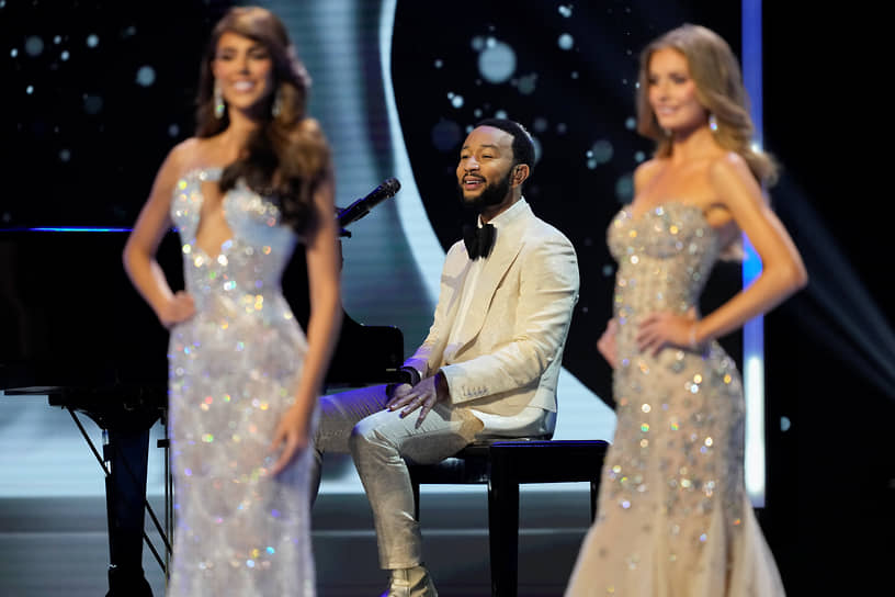 Певец Джон Ледженд на конкурсе «Мисс Вселенная»