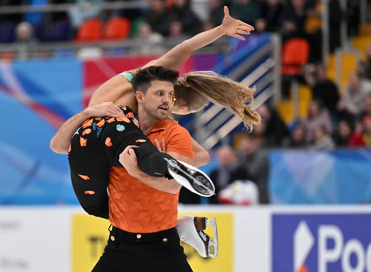 Александра Степанова и Иван Букин, 1-е место в танцах на льду