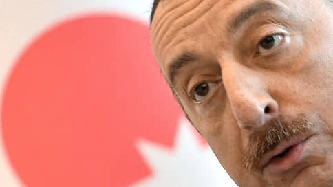 Ильхам Алиев начинает, чтобы выиграть // Президент Азербайджана решил переизбраться на новый срок досрочно и раньше всех