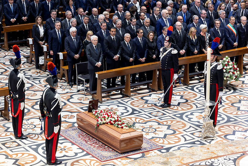 12 июня умер экс-премьер-министр Италии Сильвио Берлускони&lt;br>
Заметность: 1 215
