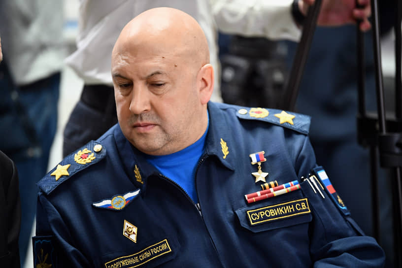 22 августа РБК со ссылкой на источники сообщило, что генерал армии Сергей Суровикин освобожден от должности главнокомандующего Воздушно-космическими силами