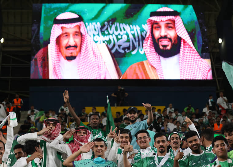 Наследник короля Саудовской Аравии Сальмана (слева) кронпринц Мухаммед бен Сальман полагает, что если критикуемый на Западе sportswashing принесет ему прирост в 1,5% ВВП, то им непременно нужно продолжить заниматься
