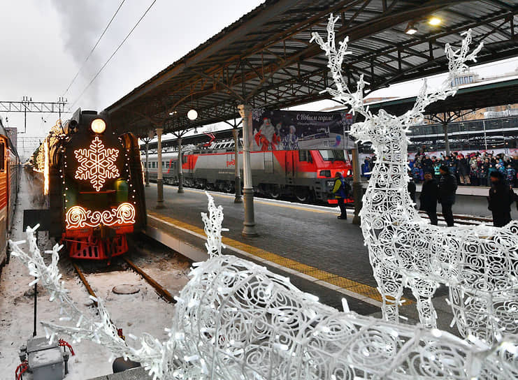 Прибытие поезда Деда Мороза на Белорусский вокзал