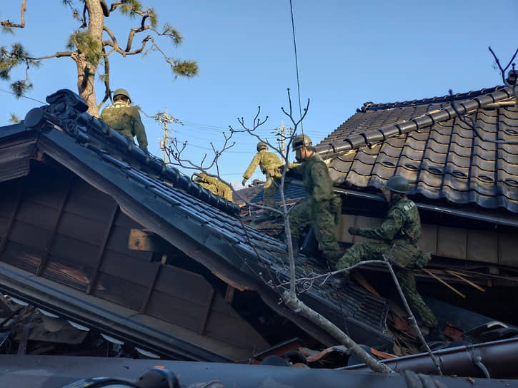 В результате серии землетрясений в Японии погибли более 40 человек