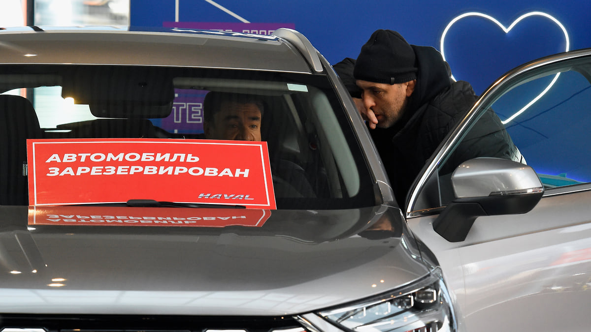 В России в 2023 году продали более 1 млн легковых авто