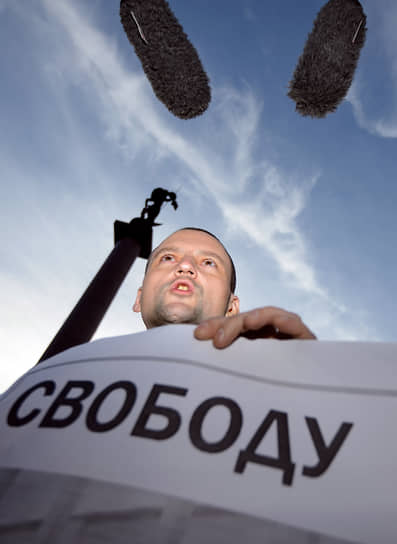 Сергей Удальцов во время акции в поддержку выборов в Координационный совет оппозиции в ноябре 2012 года