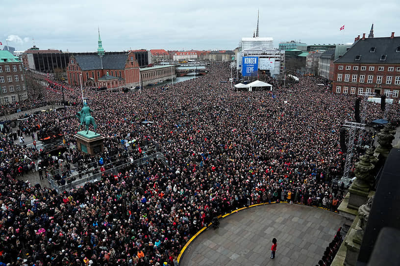 На церемонии отречения Маргрете II присутствовали около 100 тыс. зрителей